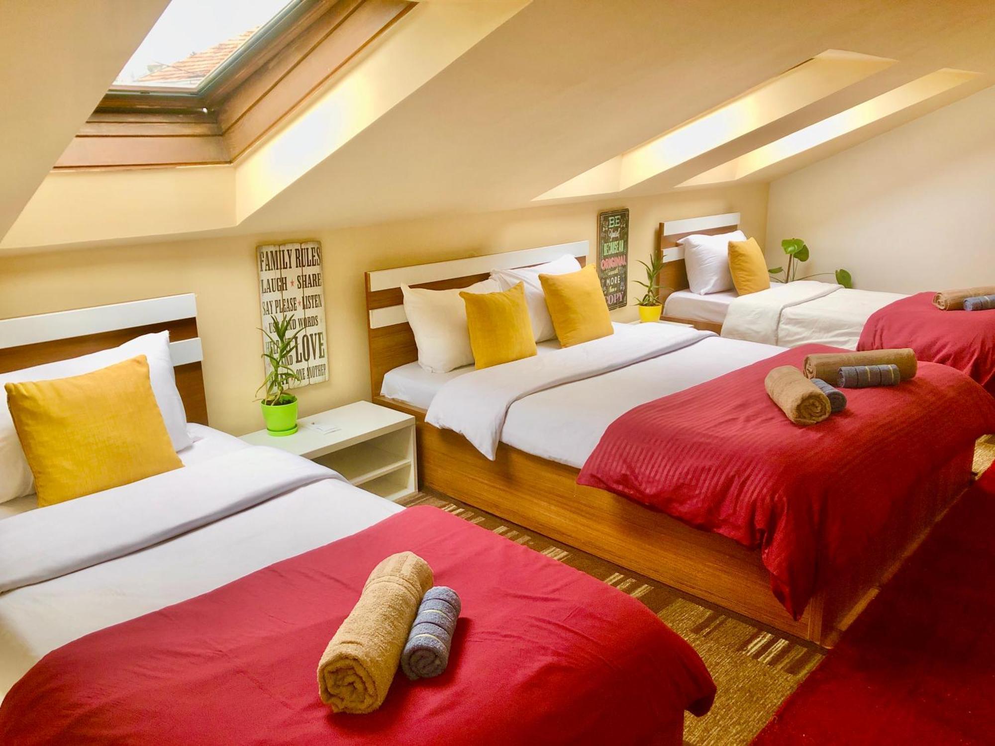 Urban Boutique Hotel プリシュティナ エクステリア 写真