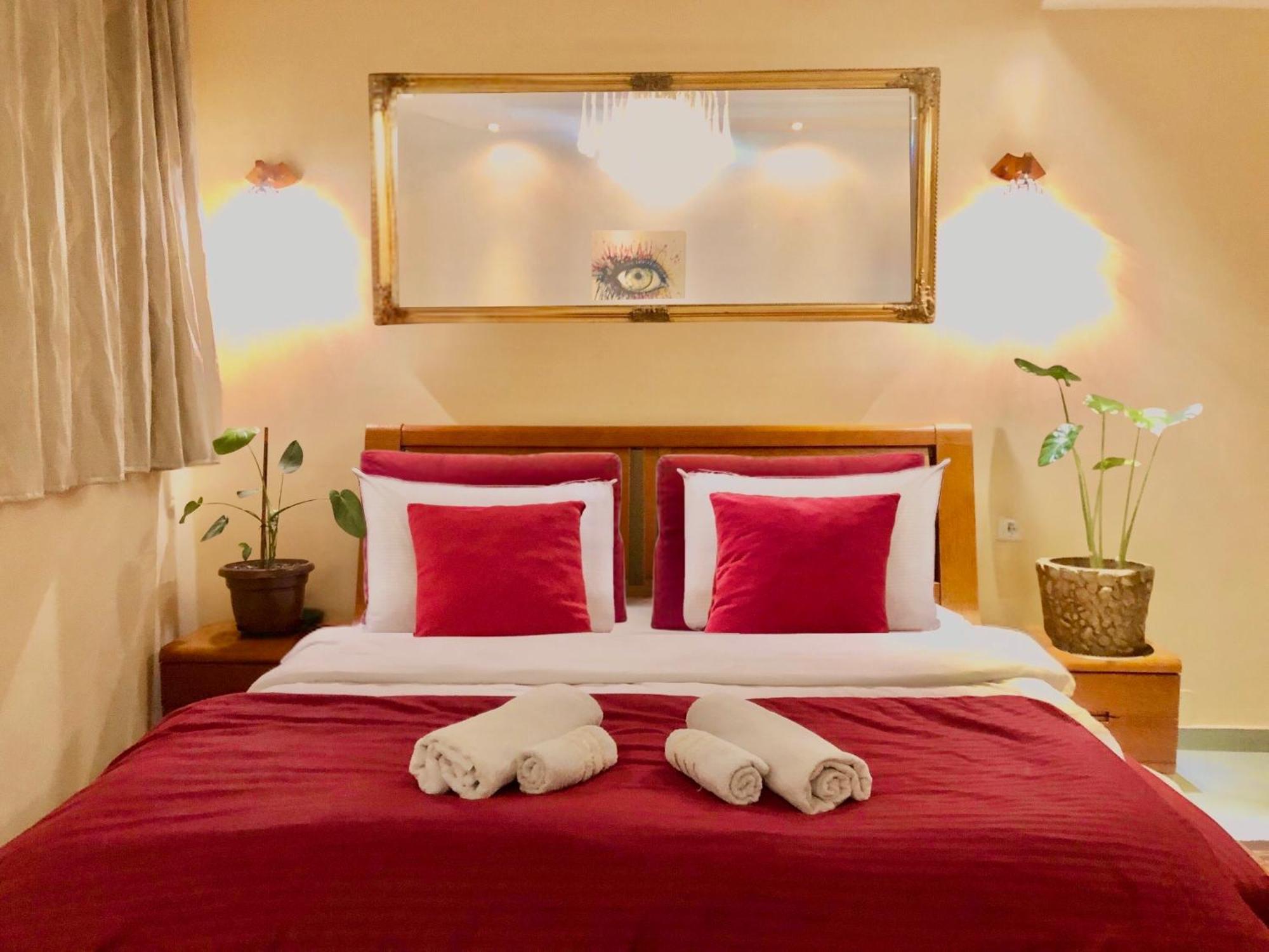 Urban Boutique Hotel プリシュティナ エクステリア 写真